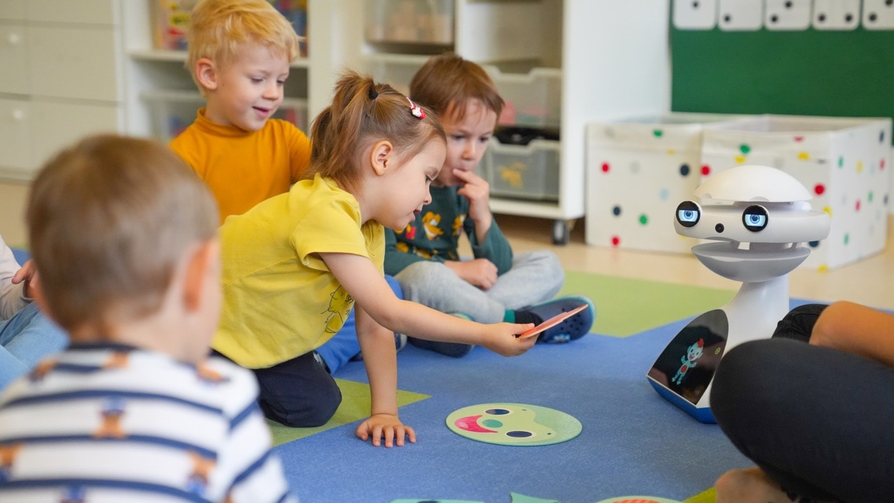 educational robot emys kindergarten Bemowo